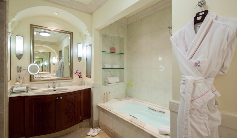 SANDY LANE - ORCHID ROOM BATHROOM